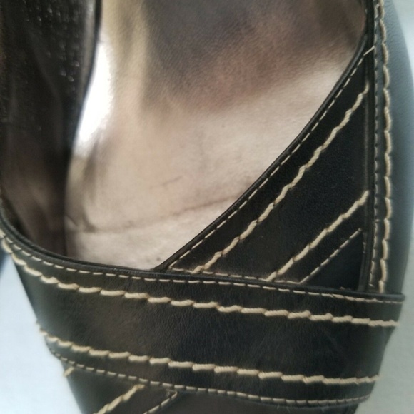 Guess Sling Back Platform Sandals - Picture 5 of 8